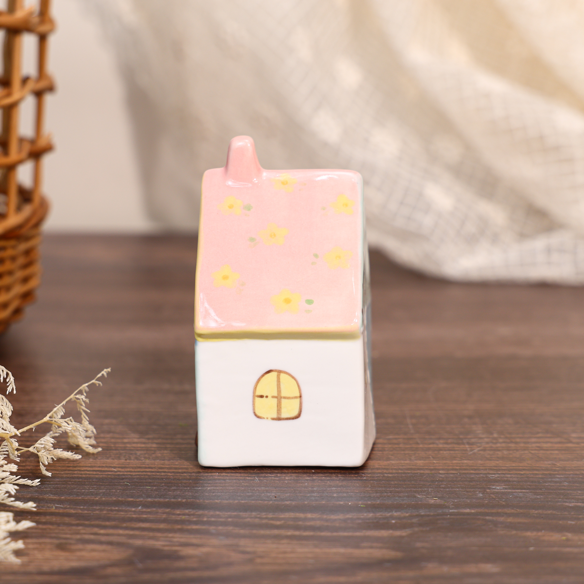 Hand-Painted Pastel Star Ceramic House Ornament - Image 4